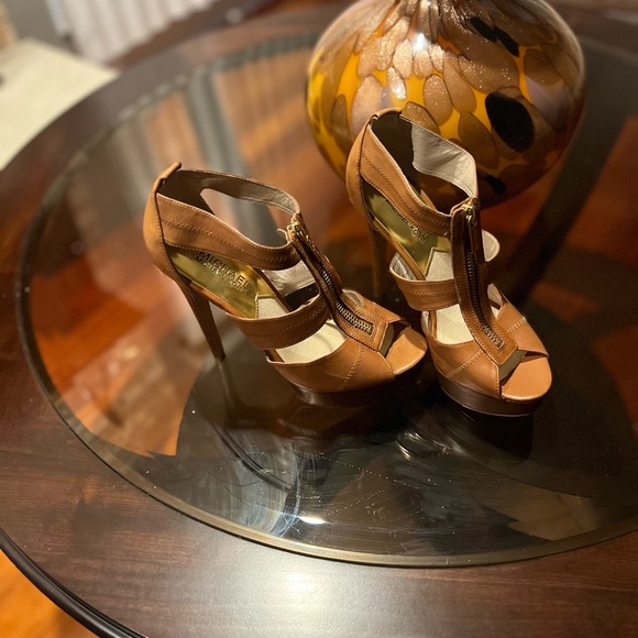 Micheal Kors - Picture 1 of 1